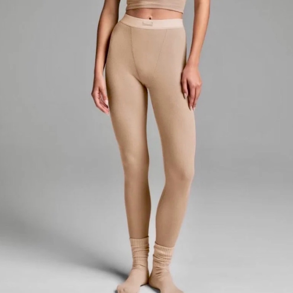 SKIMS (cotton ribbed leggings) NEW IN BAG COLOR BONE! Size M